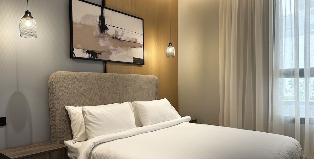 Kease Ghadeer D 1 Royal touch GZ39 — 4-Star Luxury Hotel in Riyadh, Saudi Arabia