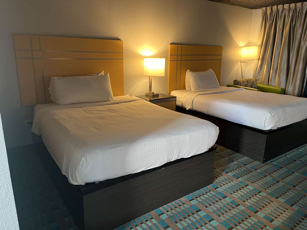 Fifth Season Suites - photo 10