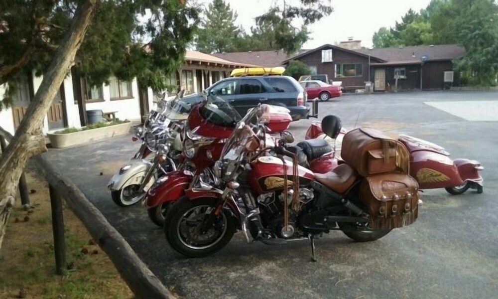 Bunkhouse Motel - photo 35