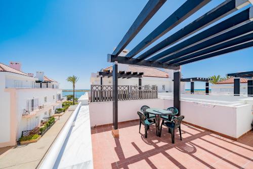 Traditional Seaside Tavira Apartment — 4-Star Luxury Hotel in Cabanas De Tavira, Portugal