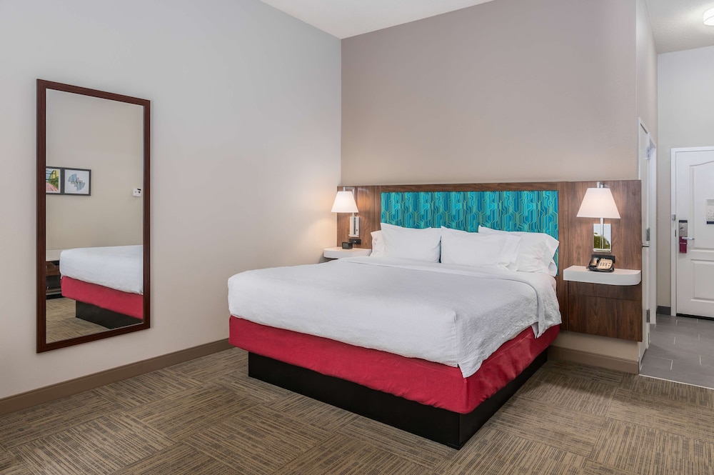 Hampton Inn & Suites Hartford Manchester - photo 10