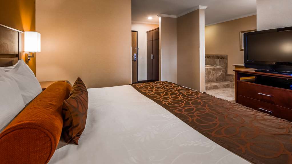 Best Western Plus Landmark Inn - photo 6