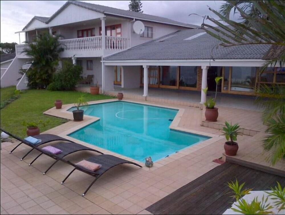 EMpoza Seaview Guesthouse — 4-Star Luxury Hotel in Margate, South Africa