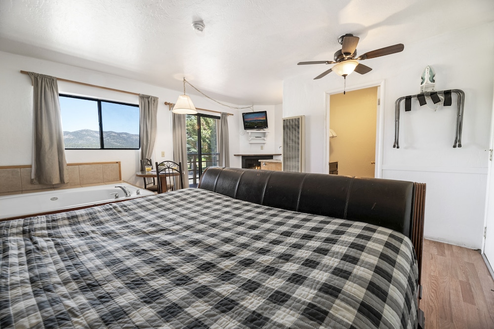 Big Bear Lakefront Lodge - photo 34