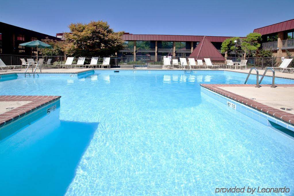 Holiday Inn University Blacksburg - photo 3