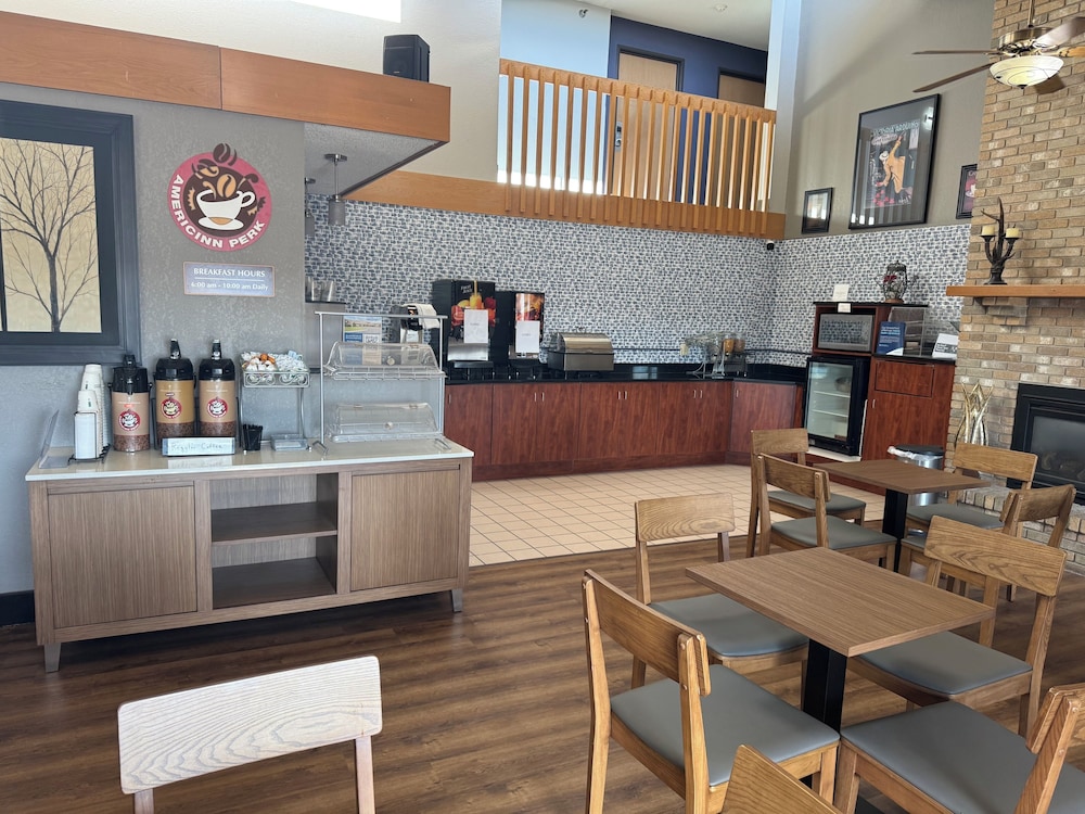 AmericInn by Wyndham Albert Lea - photo 24