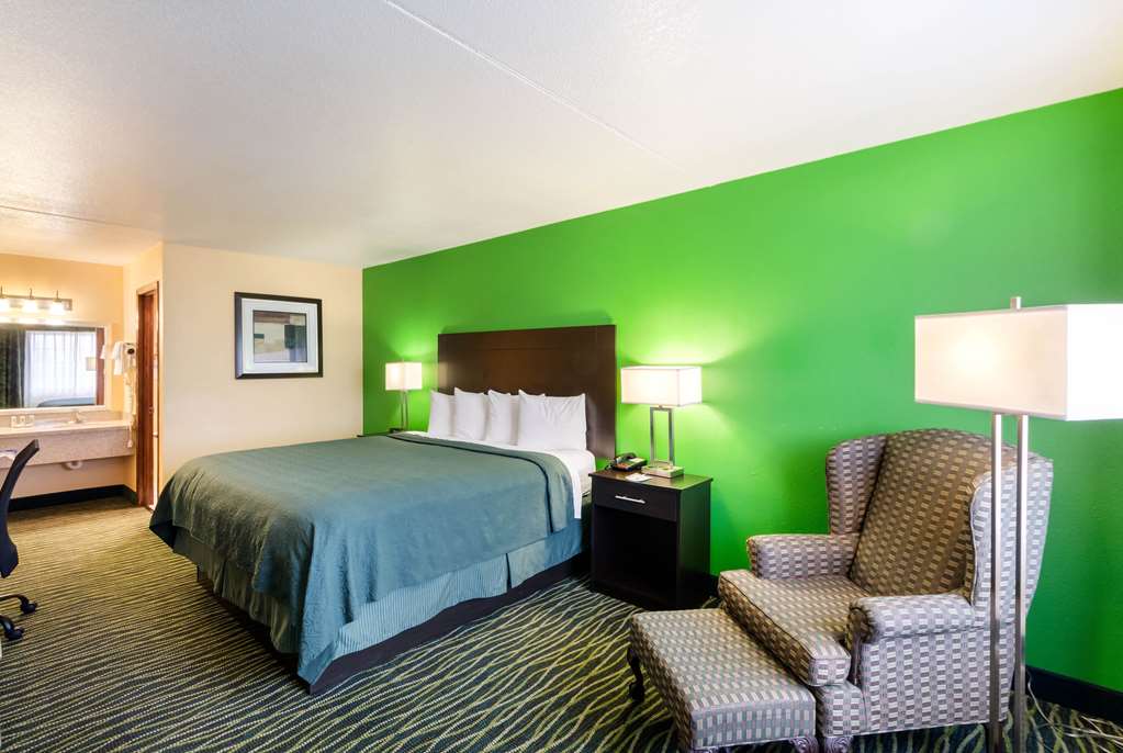Quality Inn Siloam Springs West - photo 13
