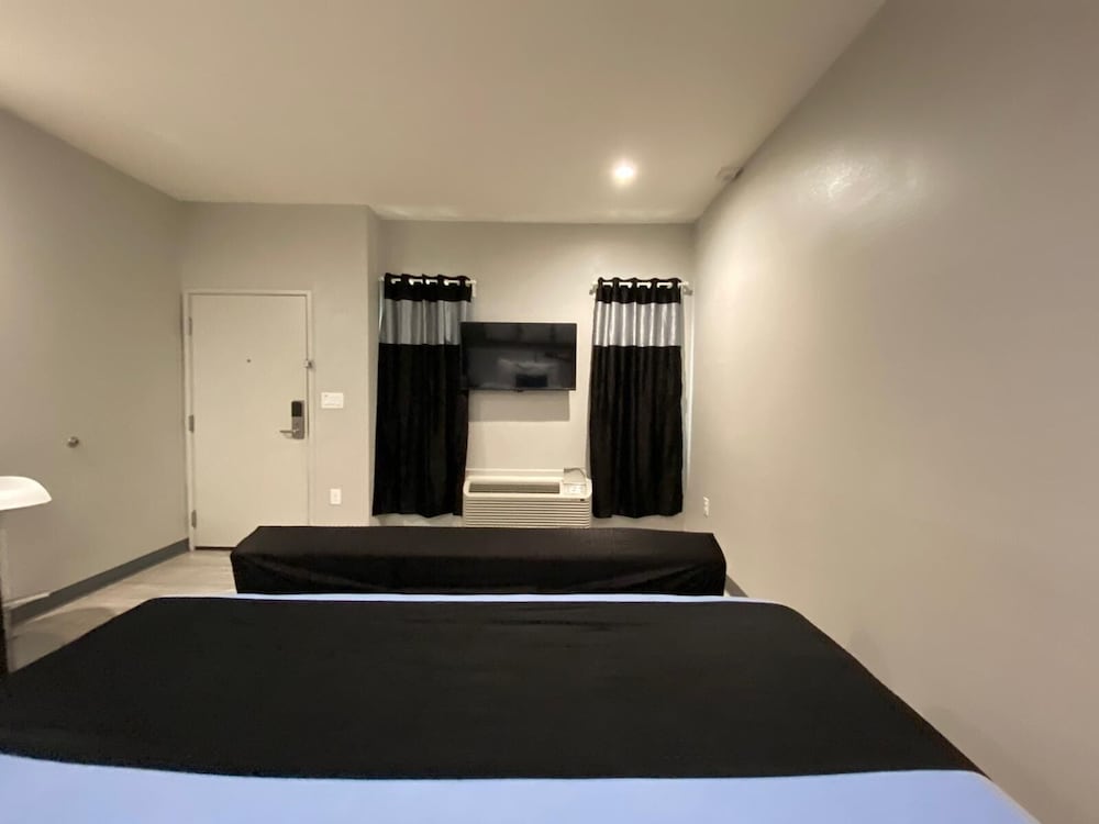 Crystal Inn Sugar Land - photo 8