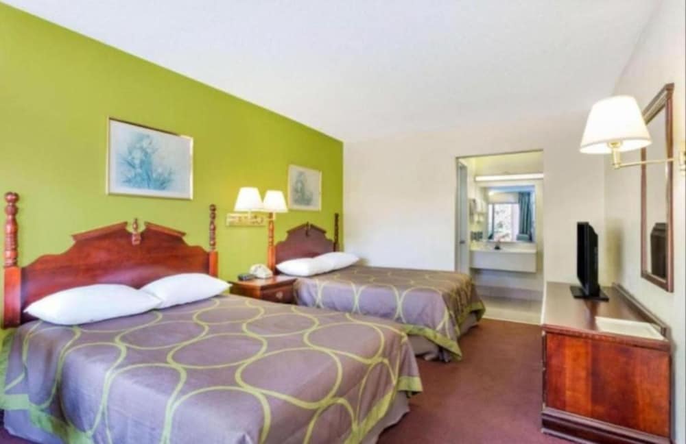 Ashland Studio Inn By OYO Richmond North near Kings Dominion - photo 9