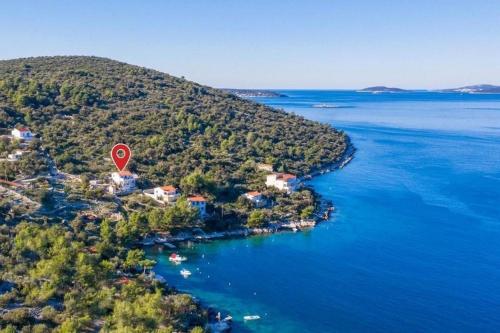 Apartments by the sea Drvenik Veliki Drvenik 24212 — 4-Star Luxury Hotel in Veliki Drvenik, Croatia