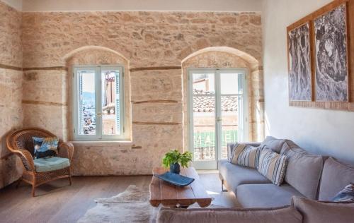 Wood And Stone Town Ηouse — 4-Star Luxury Hotel in Aegina, Greece