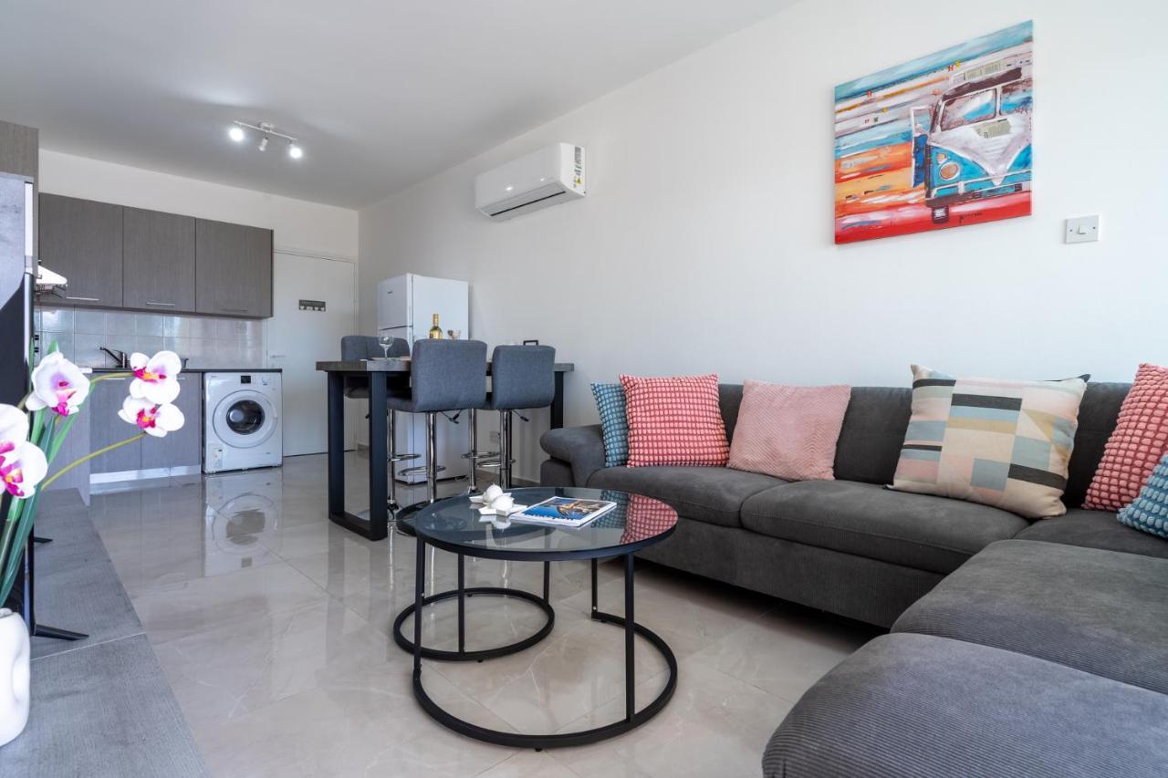 Andrea 3 Bedroom Apt in Mackenzie — 4-Star Luxury Hotel in Larnaca, Cyprus