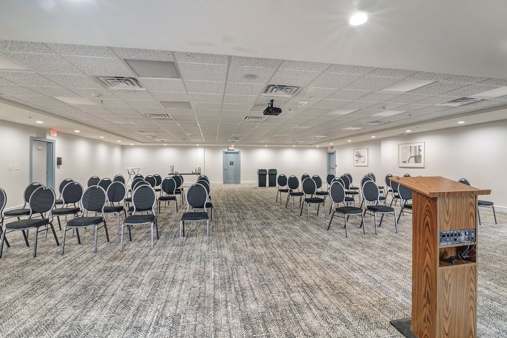 Staybridge Suites University Area by IHG - photo 75