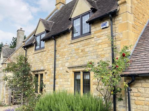 Lavender Cottage — 4-Star Luxury Hotel in Moreton In Marsh, United Kingdom