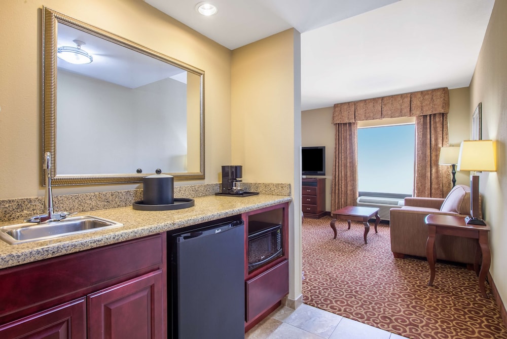 Hampton Inn & Suites Oklahoma City South - photo 10