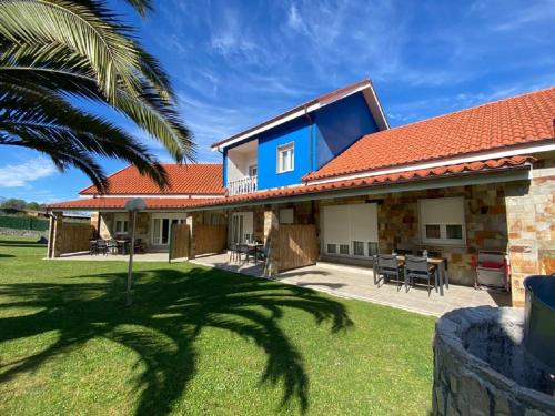 Apartamentos El Pradón — 4-Star Luxury Hotel in Cudillero, Spain