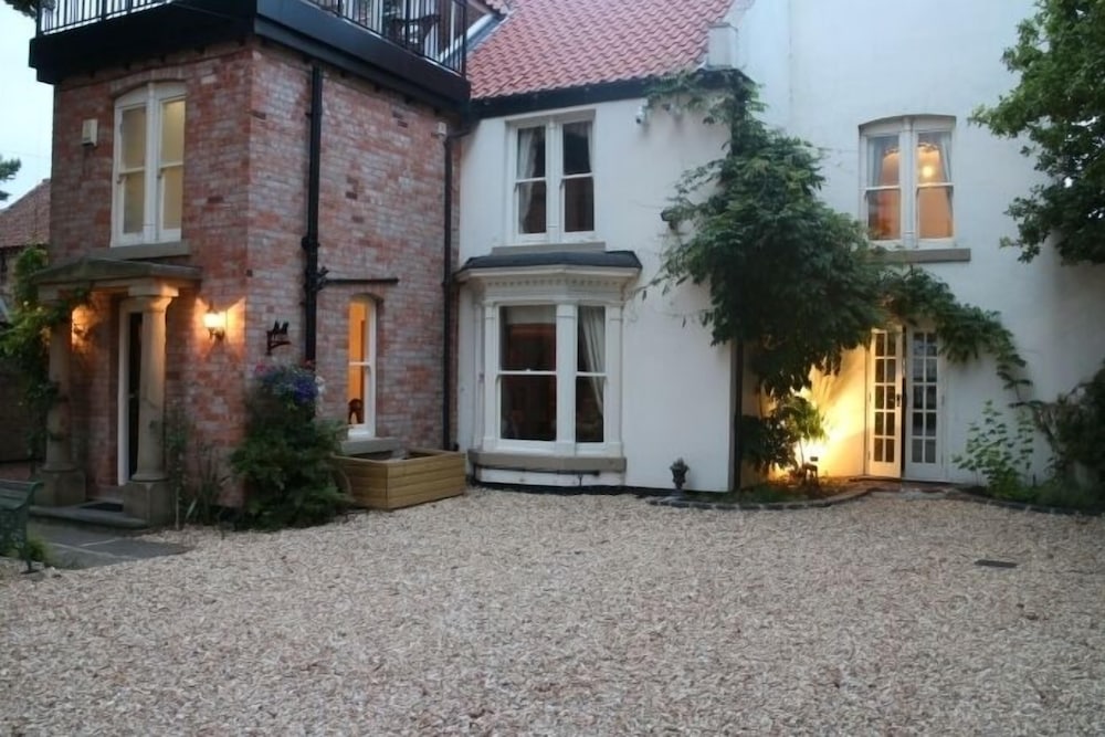 Stanholme Guest House — 4-Star Luxury Hotel in Doncaster, United Kingdom