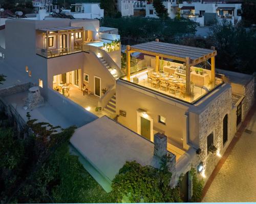 Kaptara Premium Villa Plunge Pool & Jacuzzis — 4-Star Luxury Hotel in Irakleion, Greece