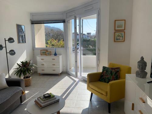 Grand T2 Pointe Rouge Plage - carbon neutral hotel in Marseille