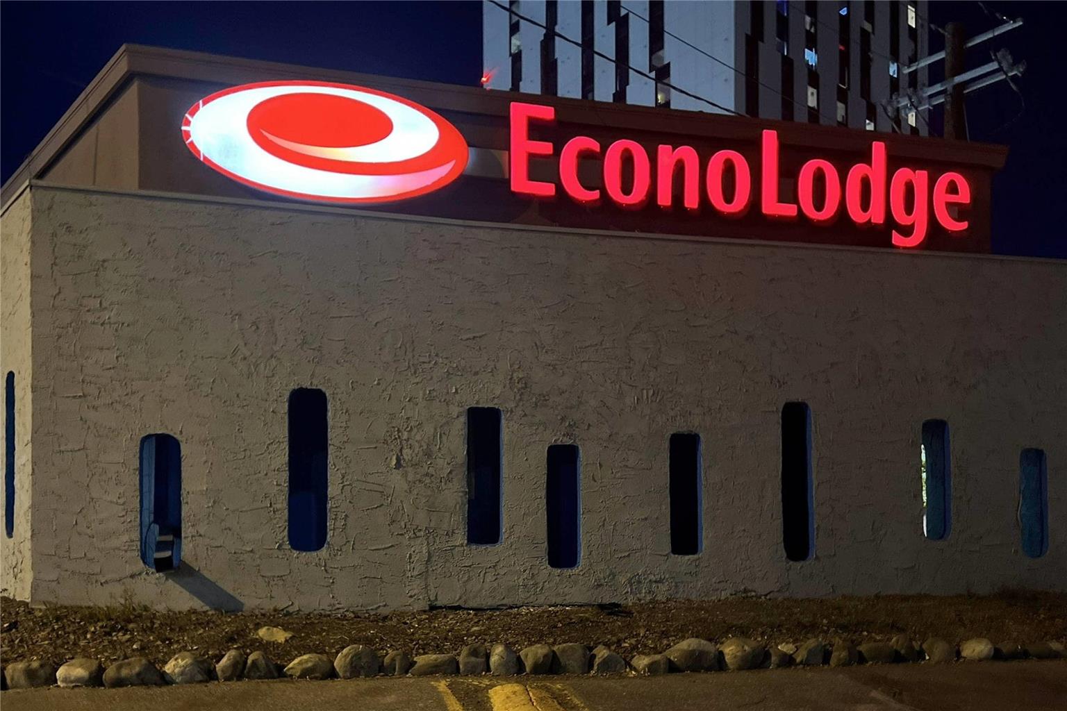 Econo Lodge Motel Village in Calgary, Canada