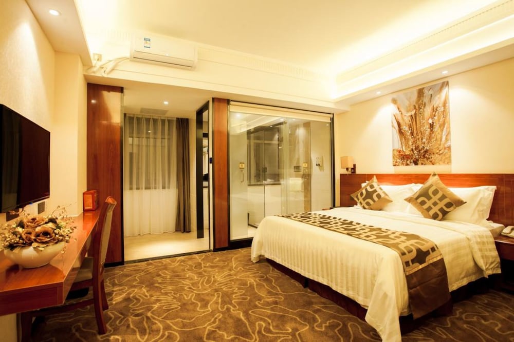 xinjiayuan Hotel Shenzhen Wuhe subway station) — 4-Star Luxury Hotel in Shenzhen, People's Republic of China