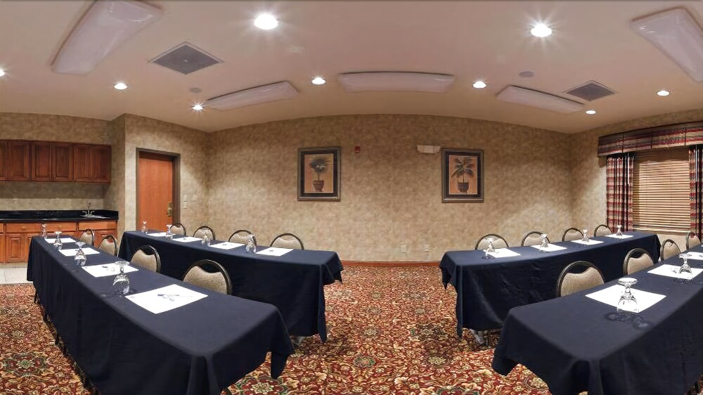 Holiday Inn Express Syracuse Fairgrounds by IHG - photo 54