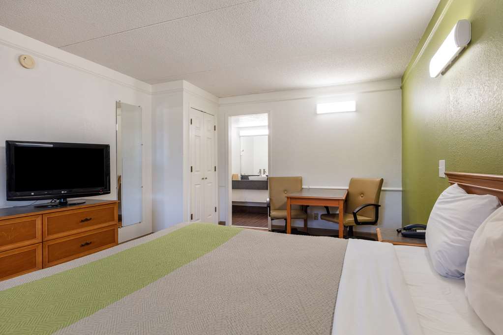 Motel 6 Knoxville TN - photo 12