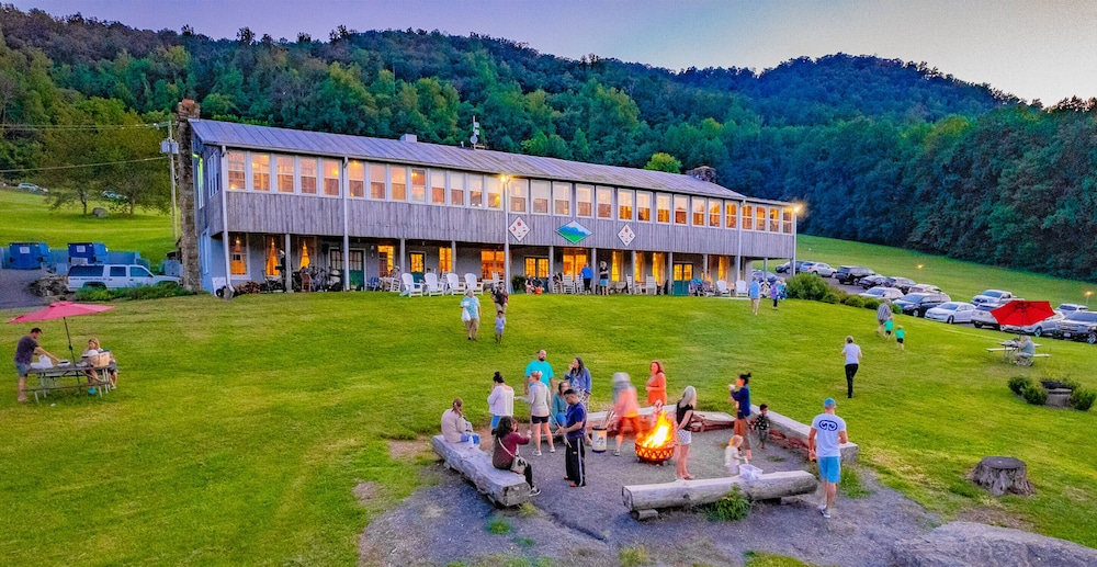 Graves Mountain Farm & Lodges - carbon neutral hotel in Virginia