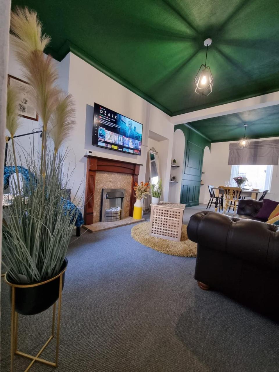 Junctions Way by Tŷ SA 3 bed in Newport in Newport, United Kingdom