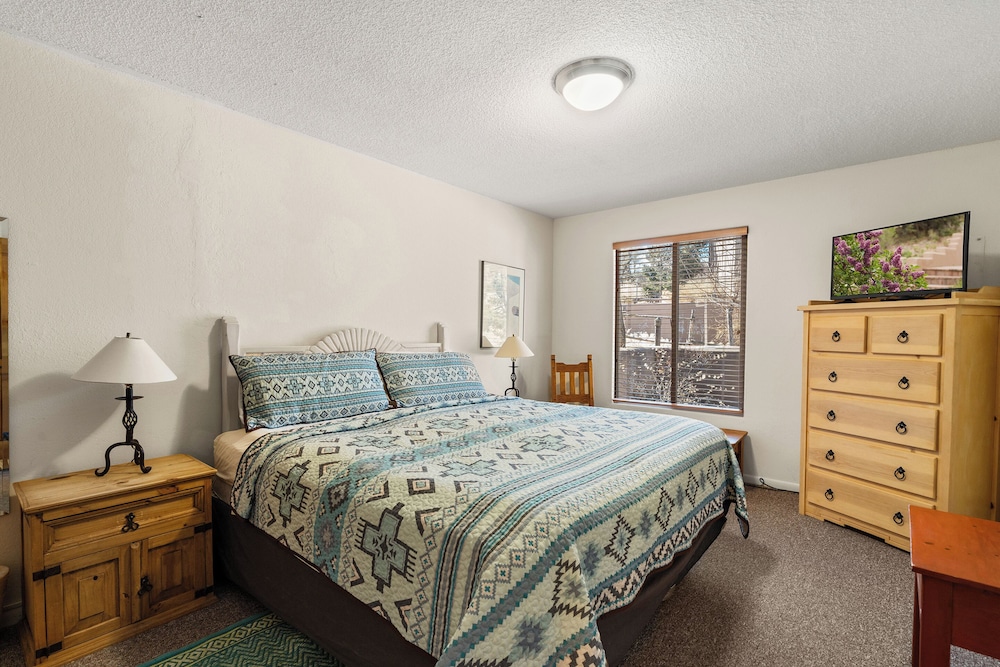 Fort Marcy Suites by All Seasons Resort Lodging - photo 7
