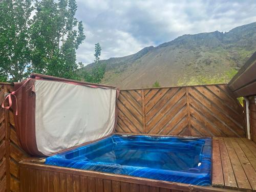 Cozy Cabin near Golden Circle Private Hot Tub