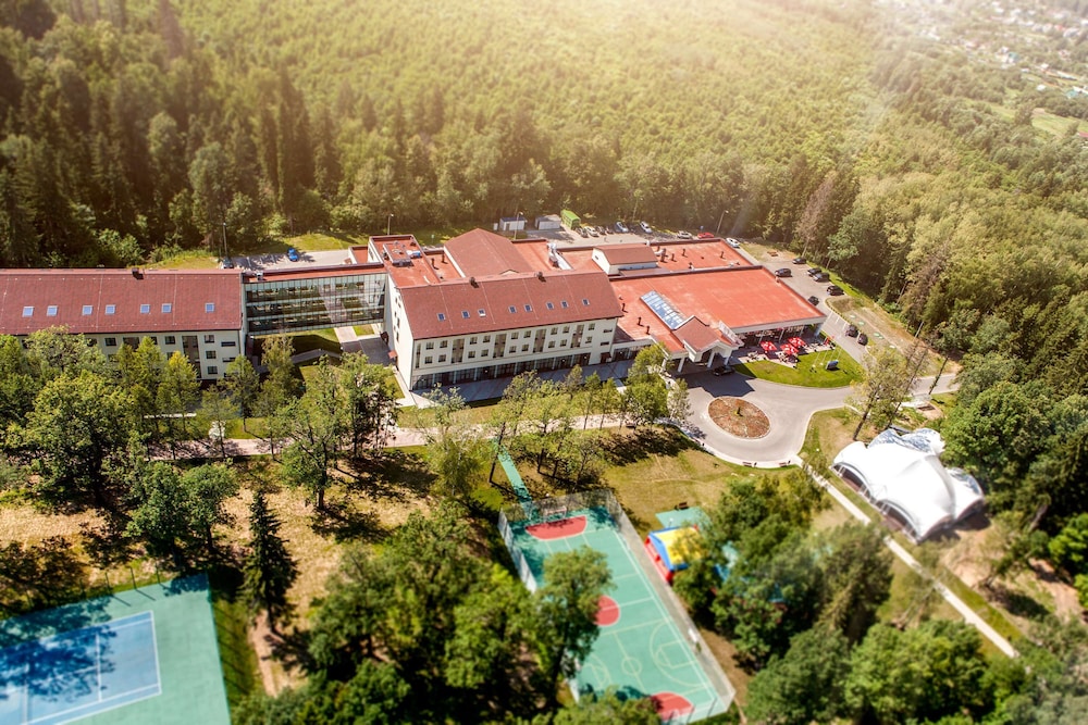 Hilton Garden Inn Moscow New Riga — 4-Star Luxury Hotel in Kostrovo, Russia