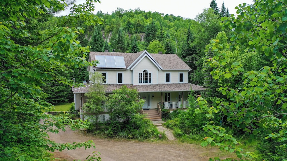 Gîte Crystal Inn — 4-Star Luxury Hotel in Mont-Tremblant, Canada
