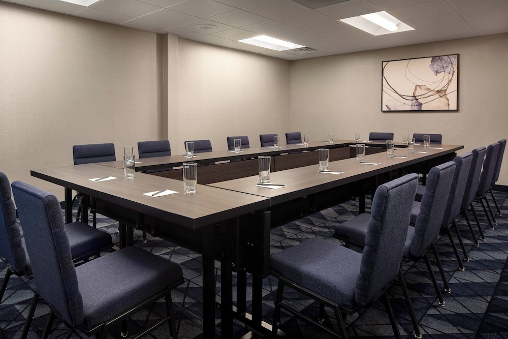 Courtyard by Marriott Fresno - photo 31
