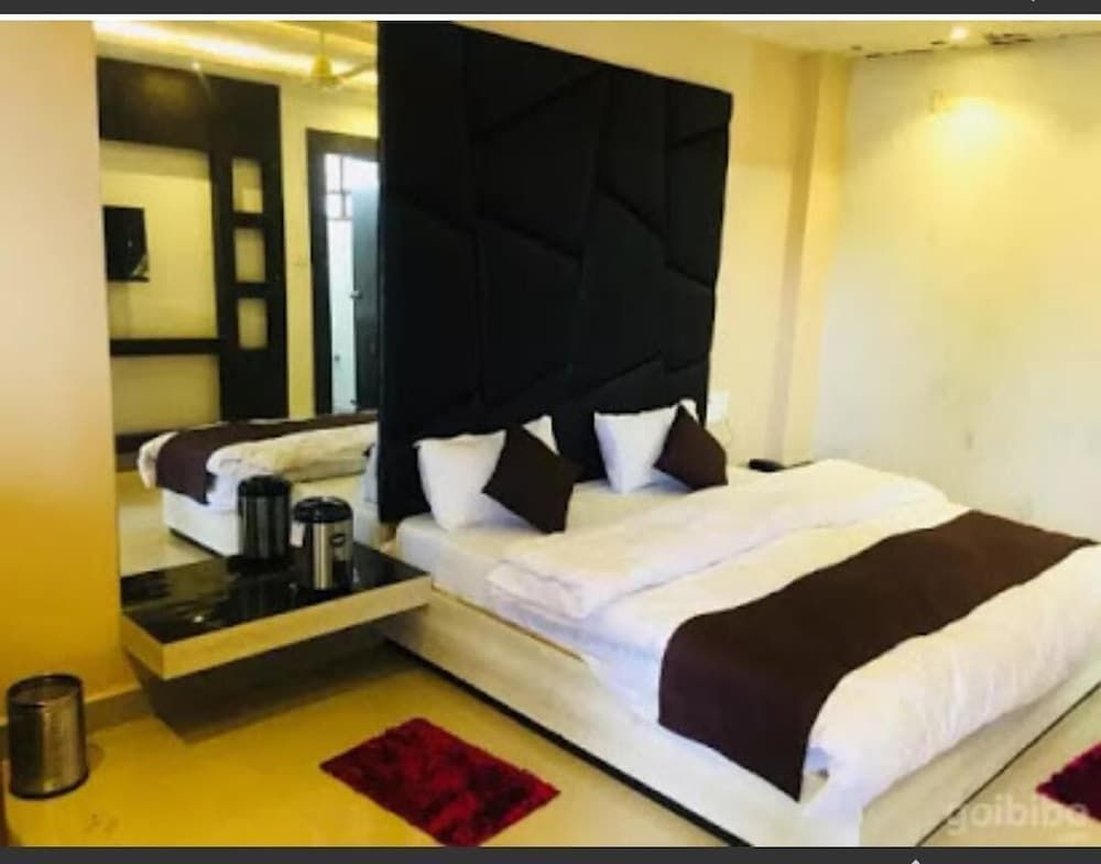 Khalsa Lake View Resort in Pachmarhi, India