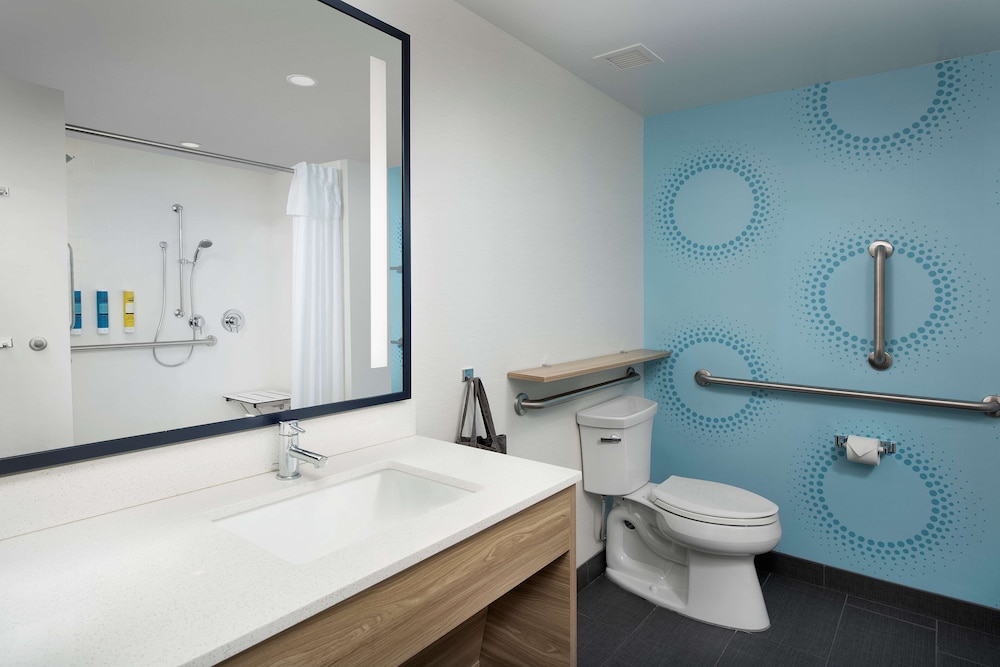 TRU by Hilton Miami Airport South Blue Lagoon FL - photo 18