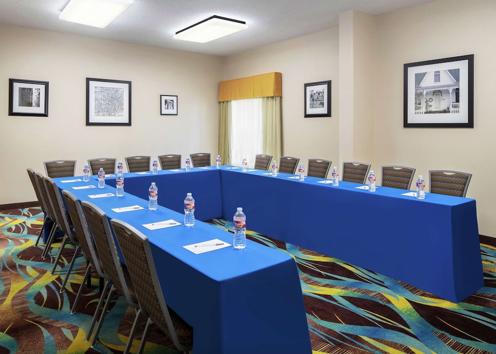 Hampton Inn Dallas Irving Las Colinas - photo 25
