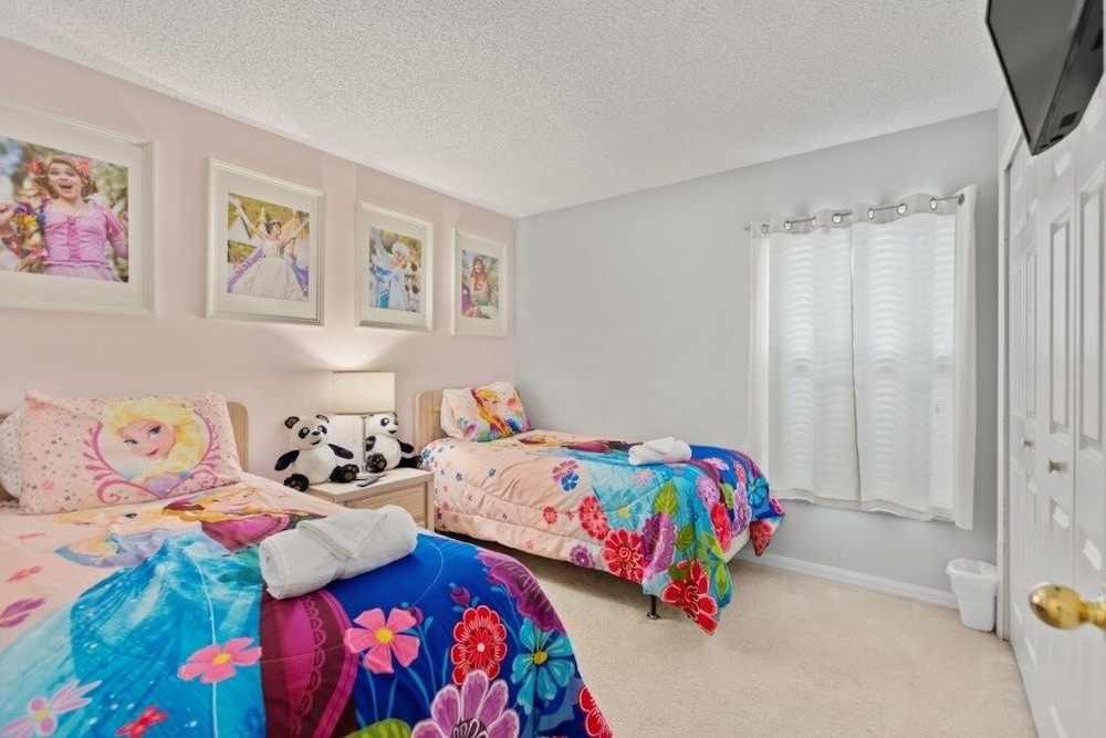 Emerald Island Resort Private Pool Games Rm 823 4 Bedroom Villa Kissimmee - photo 2
