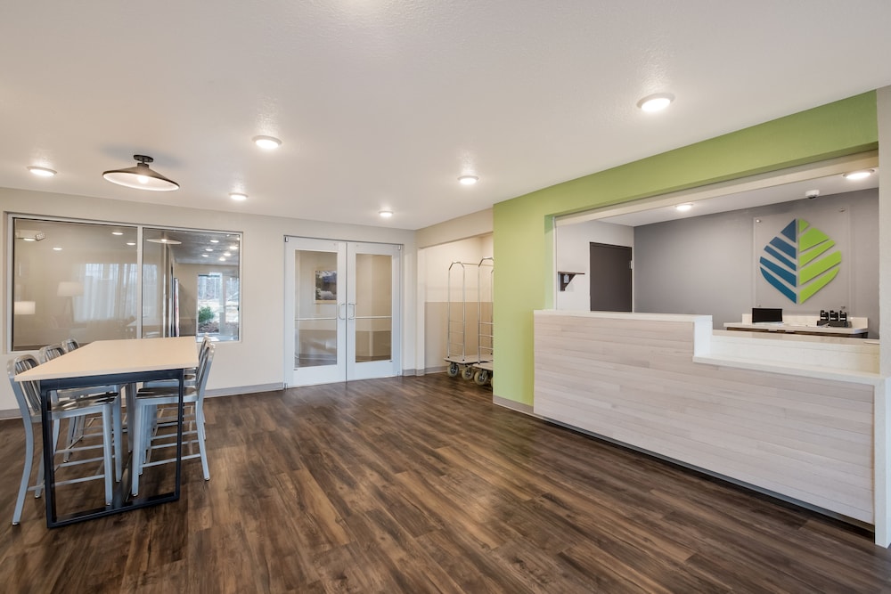 WoodSpring Suites South Brunswick Princeton - photo 4