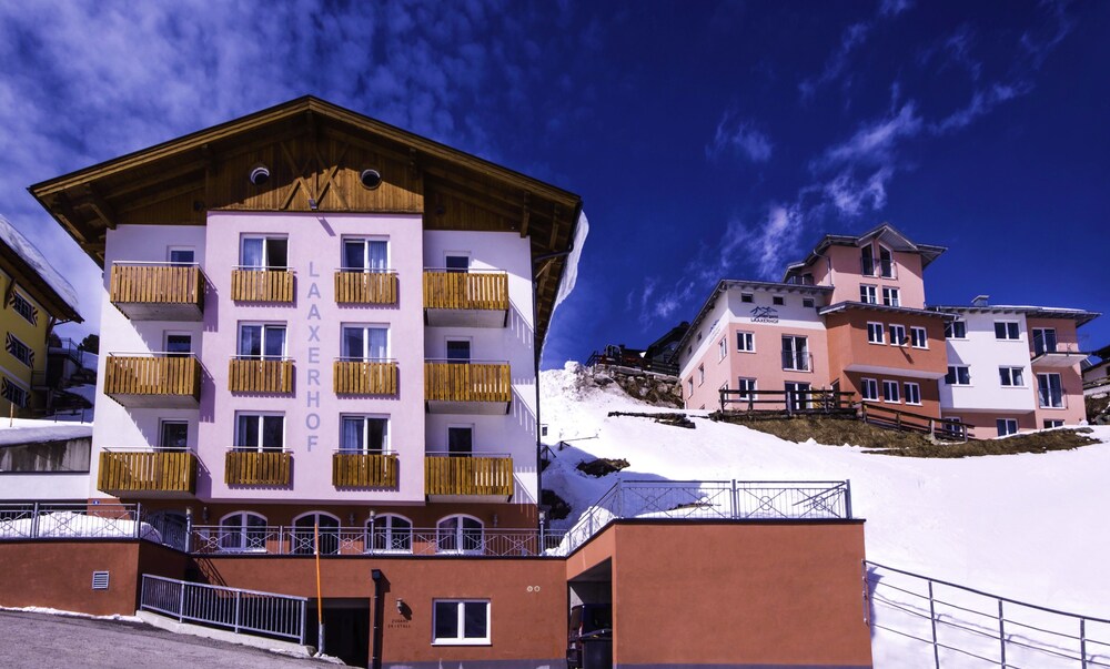 Hotel Laaxerhof — hotel in Untertauern