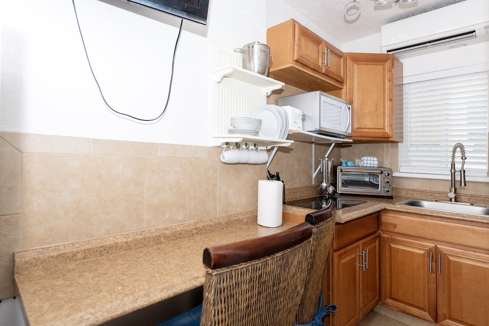Tropic Isle Boutique Hotel - photo 30