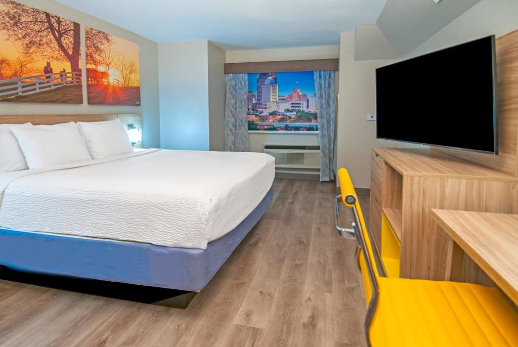 Days Inn by Wyndham Suites San Antonio North Stone Oak - photo 31