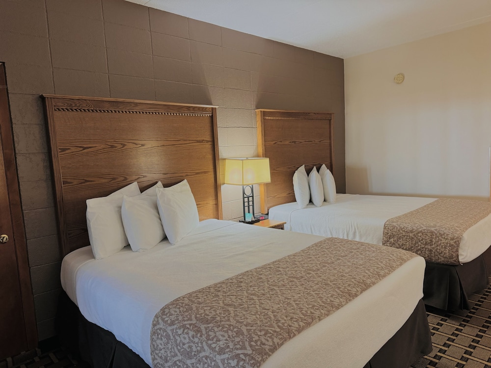 Wrangler Inn - photo 6