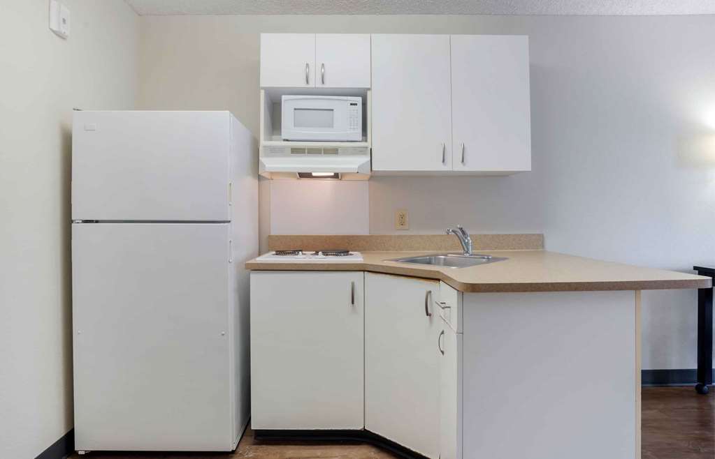 Extended Stay America Suites Los Angeles Torrance Blvd - photo 24