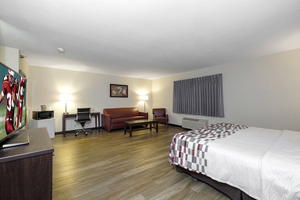 Holton Inn and Suites - photo 3