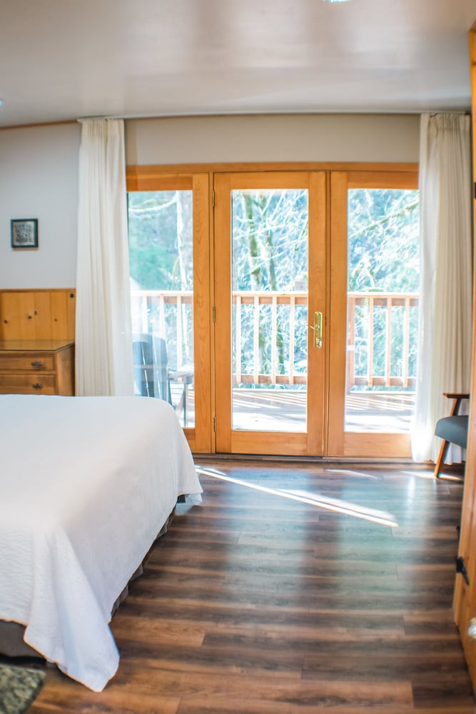 Steamboat Inn - photo 15