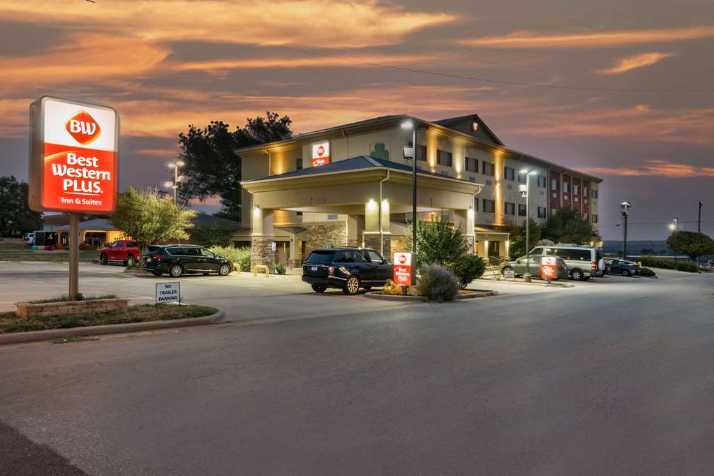 Best Western Plus Shamrock Inn & Suites - featured photo