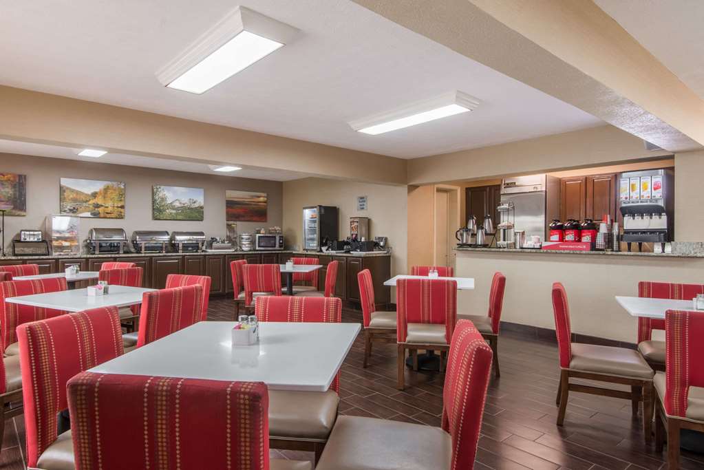 Wyndham Garden Cross Lanes Charleston - photo 14