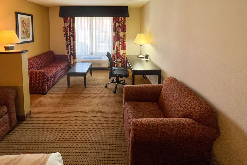 Quality Inn & Suites Farmington - photo 31
