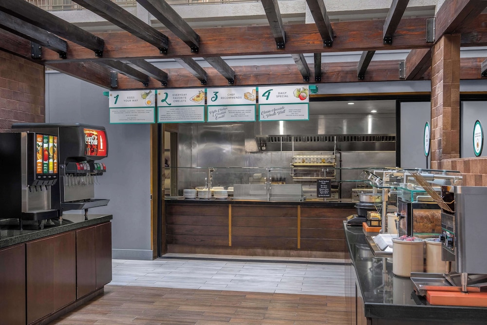 Embassy Suites by Hilton El Paso - photo 50